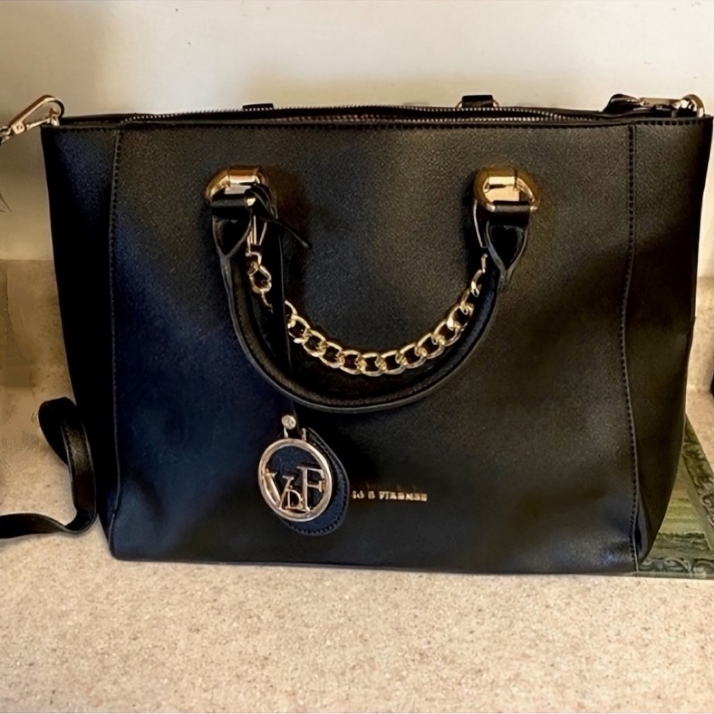 New with Tags Vittorio D Firenze Black Women’s Handbag With Chain Accents